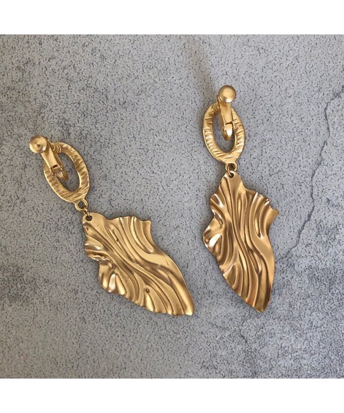 copine（コピン）の「変形カラーモチーフピアス/イヤリング【クリックポスト対象商品】（ピアス（両耳用）・レディース・その他）」の5枚目の写真