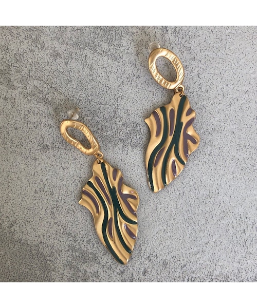 copine（コピン）の「変形カラーモチーフピアス/イヤリング【クリックポスト対象商品】（ピアス（両耳用）・レディース・その他）」の2枚目の写真