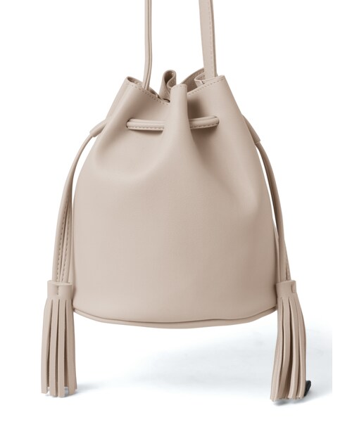 GRL（グレイル）の「巾着ショルダーバッグ（ショルダーバッグ・レディース・ブラック/ベージュ/ブラウン/カーキ・F）」の4枚目の写真