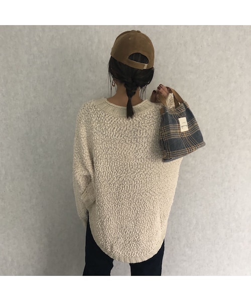 copine（コピン）の「12月2日再入荷!ふわっとした柔らかな肌触り！サイドボタンデザインラウンドヘムゆるニット(2color)（ニット/セーター・レディース・その他）」の13枚目の写真