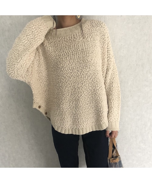 copine（コピン）の「12月2日再入荷!ふわっとした柔らかな肌触り！サイドボタンデザインラウンドヘムゆるニット(2color)（ニット/セーター・レディース・その他）」の11枚目の写真