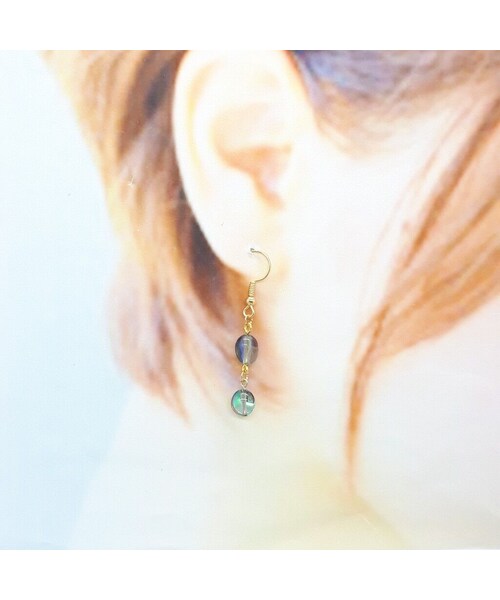 Handmade ハンドメイド の 揺れるルナフラッシュピアス イヤリング 金属アレルギー対応 ピアス 両耳用 Wear