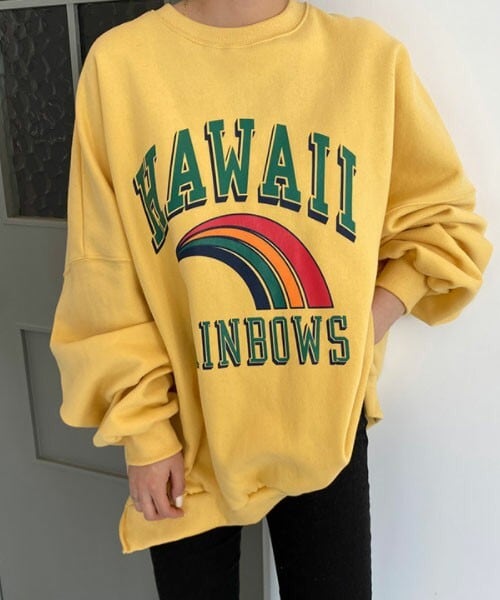 DHOLIC STYLE（ディーホリックスタイル）の「[monicaroom] 裏起毛HAWAIIレインボーロゴスウェット（スウェット・レディース・ホワイト/イエロー・FREE）」の2枚目の写真