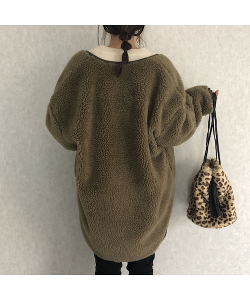 copine（コピン）の「12月10日再々入荷！ゆったりオーバーサイズ！コーデュロイ切替デザインノーカラーボアコート（その他アウター・レディース・その他）」の6枚目の写真