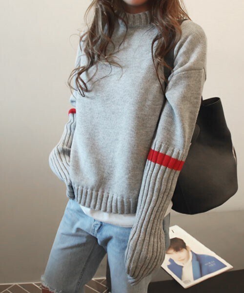 DHOLIC STYLE（ディーホリックスタイル）の「[naning9] カラーラインニット（ニット/セーター・レディース・ベージュ/ブラック/グレー/ブルー/ホワイト・FREE）」の4枚目の写真