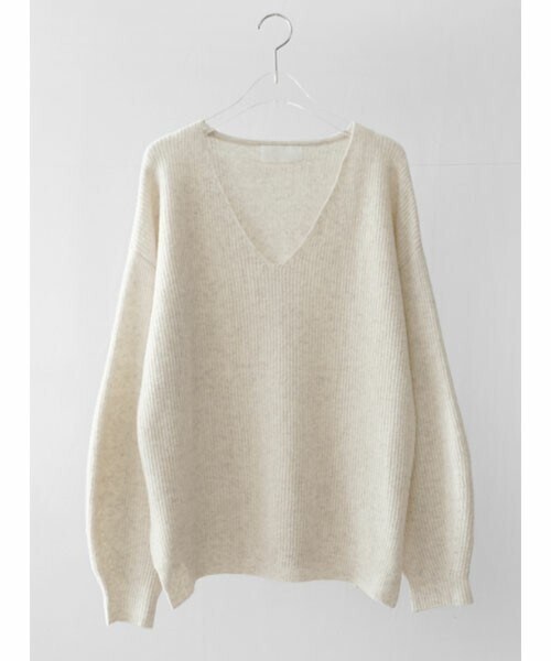 DHOLIC STYLE（ディーホリックスタイル）の「[aftermonday] ワイドVネックニット（ニット/セーター・レディース・ブラック/ブラウン/ベージュ/ホワイト/グレー・FREE）」の2枚目の写真