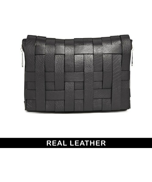 asos（エイソス）の「ASOS Leather Bondage Weave Chunky Clutch Bag（クラッチバッグ）」 WEAR