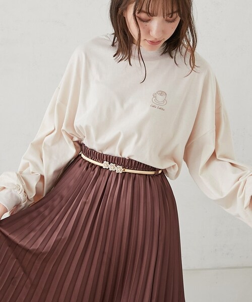 OLIVE des OLIVE（オリーブデオリーブ）の「COFFEEロンT（Tシャツ/カットソー・レディース・オフホワイト/パープル/カーキ/アイボリー/スミクロ/ライトブラウン・FREE）」の3枚目の写真