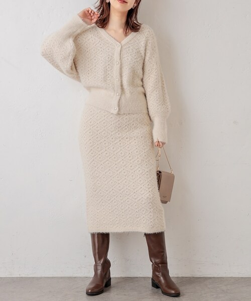 natural couture(ナチュラルクチュール)の「ほわほわフェザー柄編みニットタイトスカート(スカート・レディース・アイボリー/ラベンダー/グレー・FREE)」の1枚目の写真