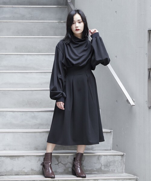 BARAK（バラク）の「タックロングワンピース（ワンピース・レディース・ベージュ/カーキ/ブラック・F）」の2枚目の写真