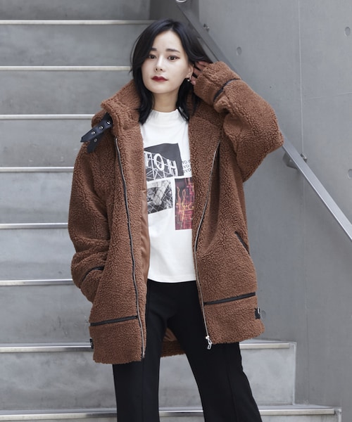 ブラウン フード付きジャケット BARAK（バラク）の「フード付きボアフライトジャケット（その他