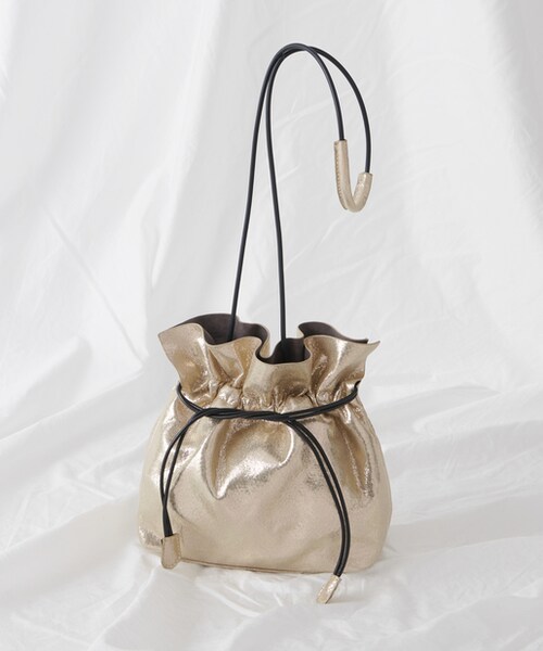 COLONY 2139（コロニートゥーワンスリーナイン）の「ミニ巾着ショルダーバッグ4（ショルダーバッグ・レディース・ブラックその他1/ベージュその他1/グレーその他1/ブロンズ・FREE）」の4枚目の写真