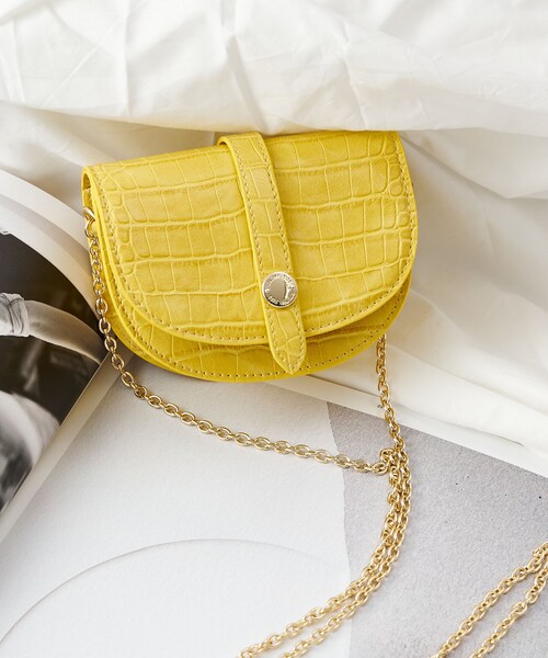 COLONY 2139（コロニートゥーワンスリーナイン）の「半月型ミニショルダーバッグ（ショルダーバッグ・レディース・ブラック/グリーン/イエロー/ベージュ・FREE）」の4枚目の写真