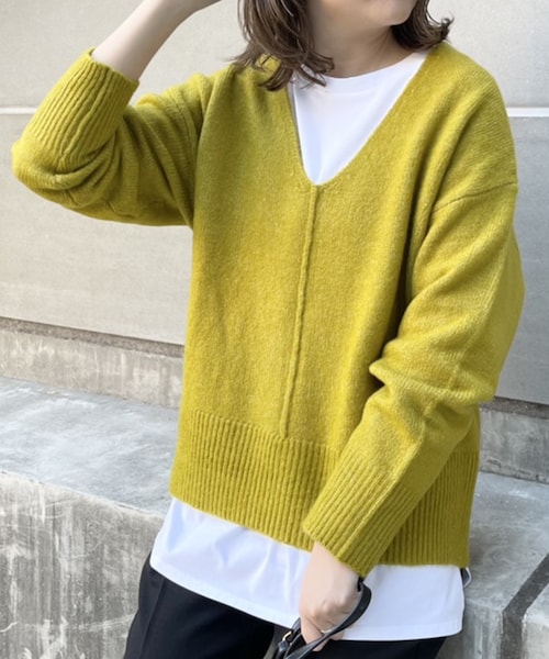 DISCOAT（ディスコート）の「【SET ITEM】深Vニット×ロングTシャツ（ニット/セーター・レディース・エクリュ/モカ/ピスタチオ・F）」の2枚目の写真