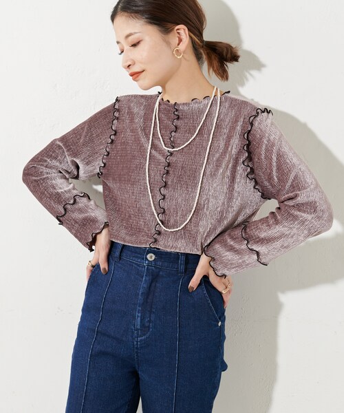 DISCOAT(ディスコート)の「ベロアプリーツメロー配色プルオーバー(Tシャツ/カットソー・レディース・ライトベージュ/モカ/サックスブルー・F)」の2枚目の写真