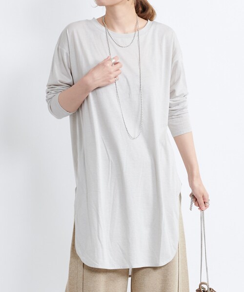 DouDou(ドゥドゥ)の「【新色追加】ラウンドヘムチュニックT(Tシャツ/カットソー・レディース・オフホワイト/グレージュ/モカ/チャコールグレー/ライトベージュ/トープ・F)」の5枚目の写真