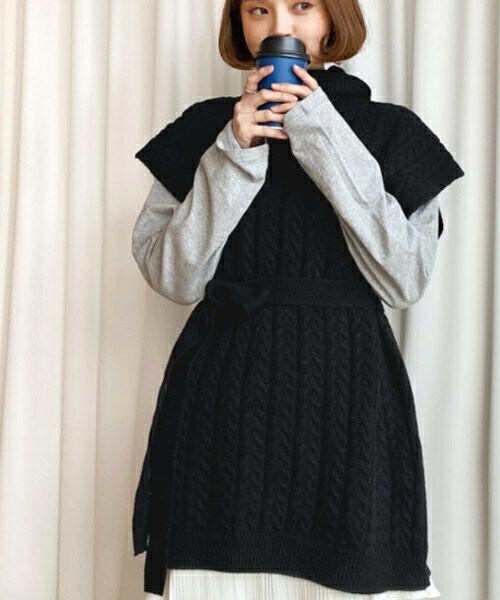 DHOLIC（ディーホリック）の「ストラップ付ツイストベスト（ニット/セーター・レディース・グレー/ブラック/ライトベージュ・ONESIZE）」の2枚目の写真