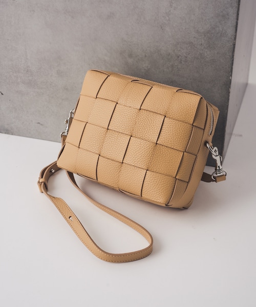 LOUNGEDRESS（ラウンジドレス）の「【IACUCCI/イアクッチ】BERTA-4060 LD（ショルダーバッグ・レディース・ホワイト/サンドベージュ・FREE）」の2枚目の写真