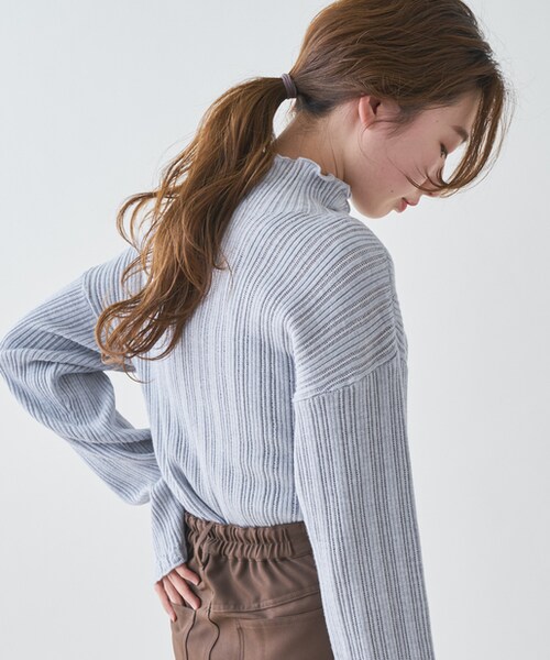 Kastane(カスタネ)の「パターン編みメッシュハイネックリブニット(ニット/セーター・レディース・アイボリー/ブラック/グレー・F)」の2枚目の写真