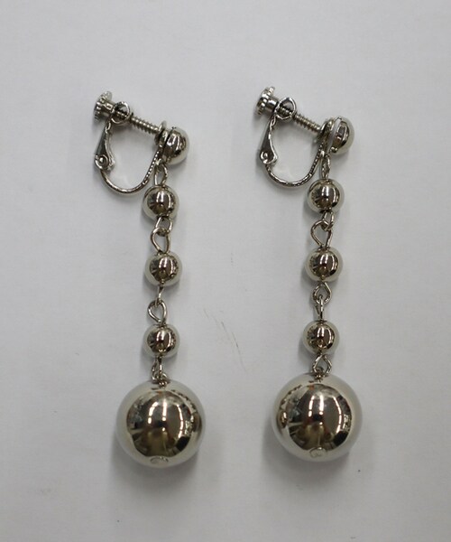 Lattice（Lattice）の「下がりラウンドボールイヤリング（イヤリング・レディース・ゴールド/シルバー・0）」の2枚目の写真