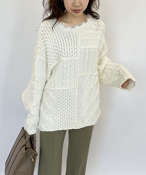 CAPRICIEUX LE'MAGE（カプリシューレマージュ）の「パッチワークケーブルプルオーバー（ニット/セーター・レディース・オフホワイト/グレージュ/グリーン・F）」の2枚目の写真