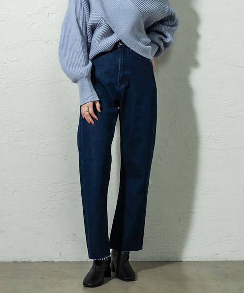 mystic（ミスティック）の「カットオフフレアデニムパンツ（デニムパンツ・レディース・ブルー/ブラック/アイボリー/ネイビー・1/2/0）」の2枚目の写真