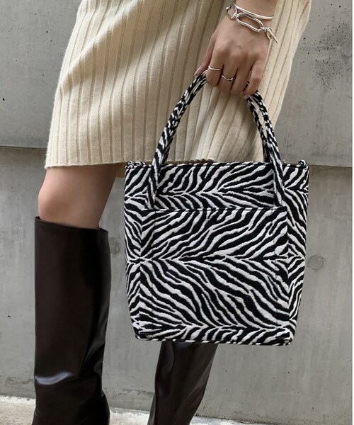 mystic(ミスティック)の「WEB限定 loti アニマルジャガードバッグ(ショルダーバッグ・レディース・ブラウン/ブラック・ONE)」の1枚目の写真