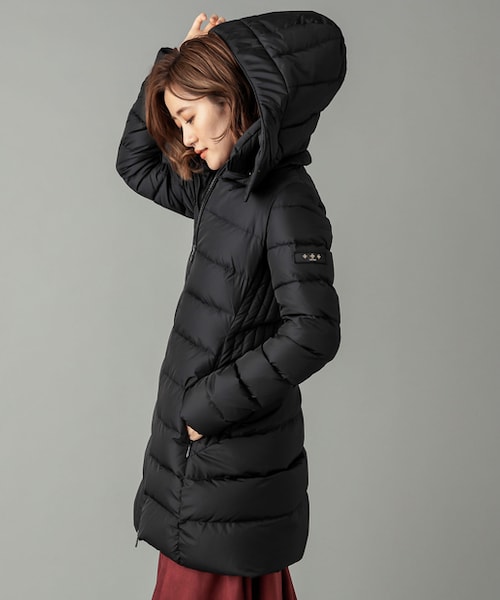 タトラス 黒ダウンコート 2