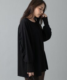 un dix cors（アンディコール）の「【《女性らしく着れる》手洗い可】ギャザースリーブ裏毛プルオーバー（Tシャツ/カットソー）」