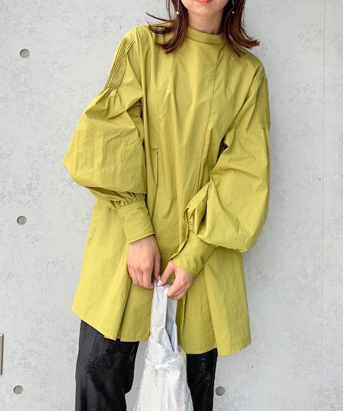 WHO'S WHO gallery（フーズフーギャラリー）の「スタンドカラー袖コンブラウス（シャツ/ブラウス・レディース・オフホワイト/ピスタチオ/ブラック・F）」の2枚目の写真