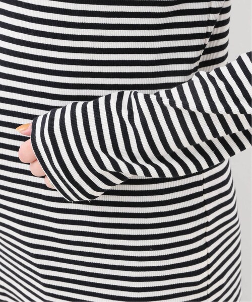 Spick & Span（スピックアンドスパン）の「テレコボーダータートルプルオーバー◆（トップス・ブラック/フリー/在庫あり）」の14枚目の写真