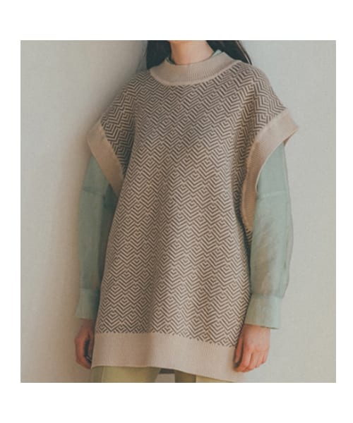 CLANE(クラネ)の「CLANE クラネ “BACK SLIT KNIT VEST” バック