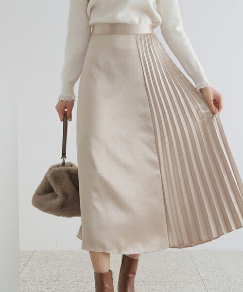 DHOLIC（ディーホリック）の「サテンサイドプリーツスカート（スカート・レディース・ワイン/ブラック/ベージュ・ONESIZE）」の3枚目の写真