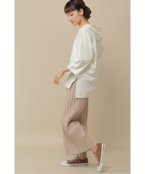 ikka（イッカ）の「ポリスウェードプリーツパンツ（パンツ・レディース・オフホワイト/パープル/ベージュ・Ｍ/Ｌ）」の2枚目の写真