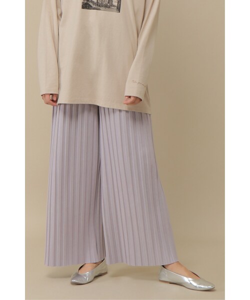 ikka（イッカ）の「ポリスウェードプリーツパンツ（パンツ・レディース・オフホワイト/パープル/ベージュ・Ｍ/Ｌ）」の3枚目の写真