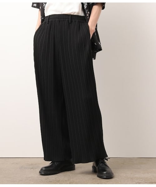 JUNRED(ジュンレッド)の「【WEB別注】イレギュラープリーツイージーパンツ(パンツ・メンズ・ブラック/グレー・M/L)」の1枚目の写真