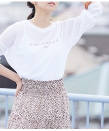 VIS（ビス）の「シアーロゴプリントゆるキャミ付ロングTシャツ（トップス・レディース）」