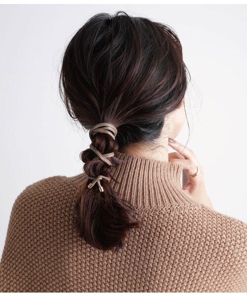 VIS(ビス)の「フェイクレザーヘアワイヤー(ヘアアクセサリー・レディース・グレー系/キャメル/ベージュ・F)」の3枚目の写真