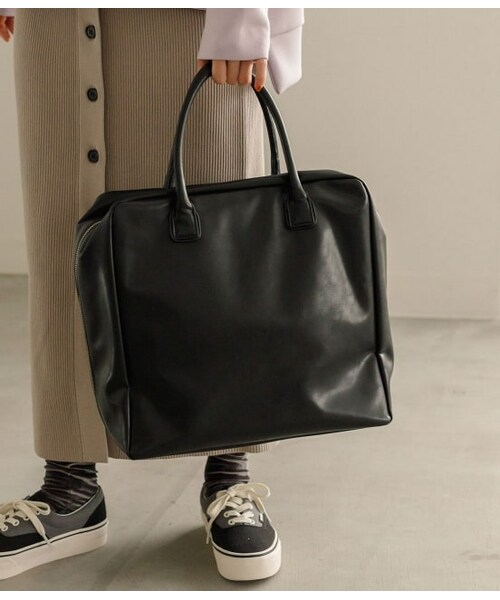 ADAM ET ROPE'(アダムエロペ)の「ソフトビッグボストン(バッグ・レディース・ブラック/ベージュ系・F)」の1枚目の写真