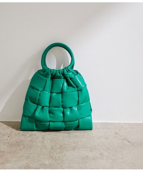 ADAM ET ROPE'（アダムエロペ）の「パデット巾着バッグ（バッグ・レディース・グレー系/ホワイト/ブラック/グリーン・F）」の4枚目の写真