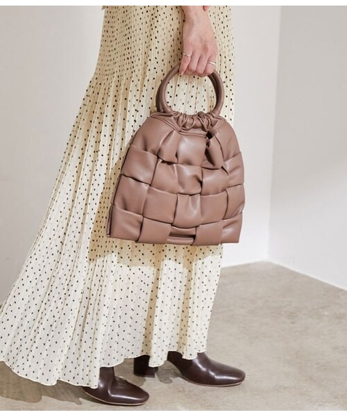 ADAM ET ROPE'（アダムエロペ）の「パデット巾着バッグ（バッグ・レディース・グレー系/ホワイト/ブラック/グリーン・F）」の3枚目の写真