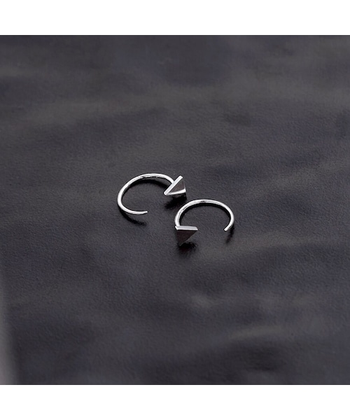 no brand（ノーブランド）の「2pc 1pair リップカフ ピアス ASMAMA