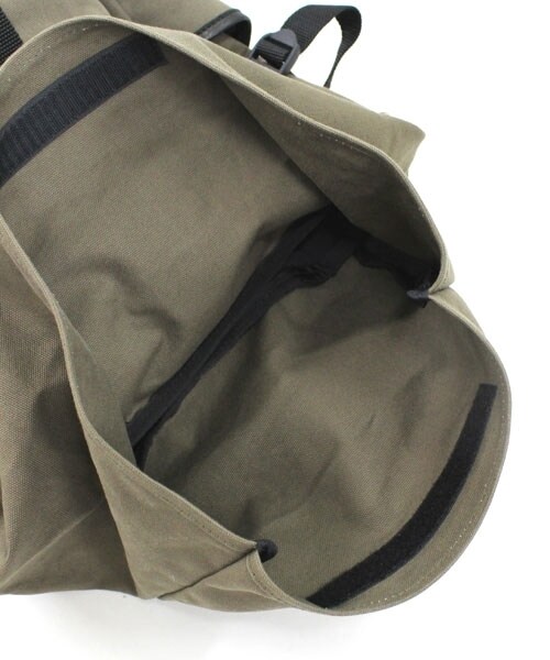 RNA-N（アールエヌエーエヌ）の「＜予約＞アウトドアリュック（バッグ・レディース・ブラック/ネイビー/カーキ・F）」の8枚目の写真