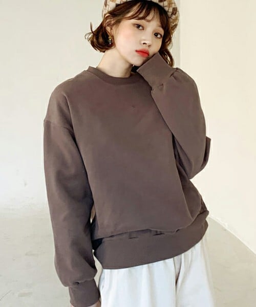 DHOLIC（ディーホリック）の「裏起毛刺繍レタリングスウェット