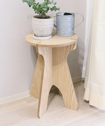 salut!（サリュ!）の「ラウンドスツール（家具）」