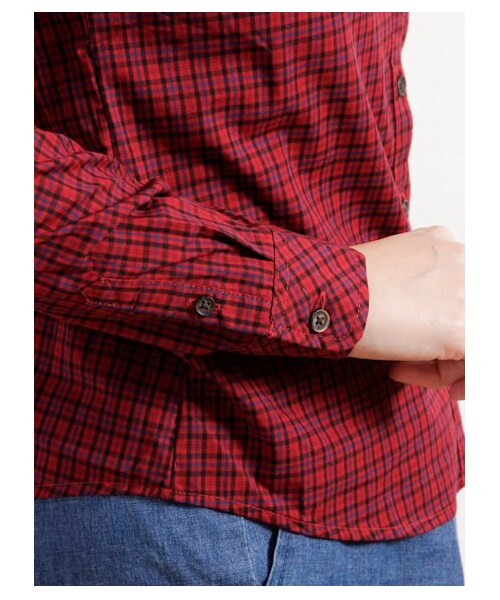 earth music&ecology（アースミュージックアンドエコロジー）の「イージーケアシャツ（シャツ・ブラウス・レディース・オフホワイト/ホワイト/サックスブルー/ネイビー/ストライプ/Black Watch Green/ブラックウォッチレッド/ウィンドペンアイボリー/ウィンドペンネイビー/グレンチェック/Hounds Tooth Black/ストライプライトグレー/ストライプネイビー/チェックレッド/チェックブルー・S/M）」の5枚目の写真