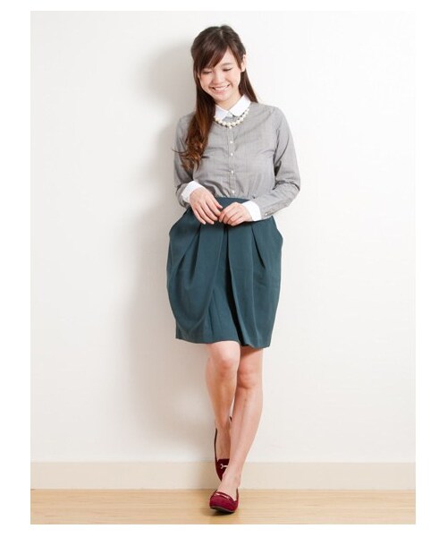 earth music&ecology（アースミュージックアンドエコロジー）の「イージーケアシャツ（シャツ・ブラウス・レディース・オフホワイト/ホワイト/サックスブルー/ネイビー/ストライプ/Black Watch Green/ブラックウォッチレッド/ウィンドペンアイボリー/ウィンドペンネイビー/グレンチェック/Hounds Tooth Black/ストライプライトグレー/ストライプネイビー/チェックレッド/チェックブルー・S/M）」の6枚目の写真