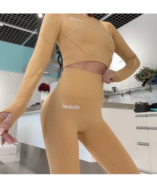 no brand（ノーブランド）の「長袖美尻セットアップマスタード