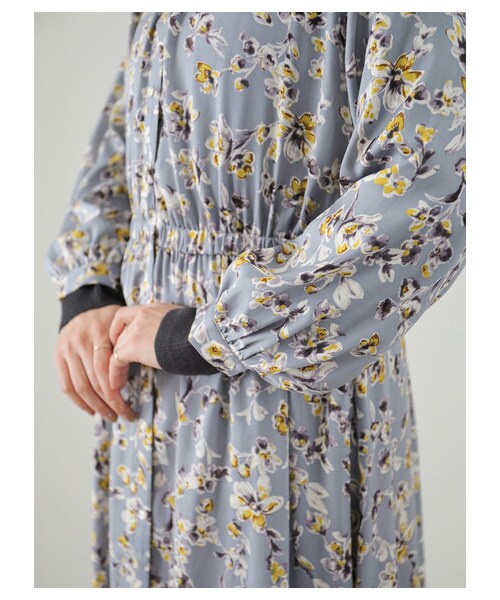 AMERICAN HOLIC(アメリカンホリック)の「ラグランスリーブウエストギャザーワンピース(ワンピース/ドレス・モカ/サックスブルー・F)」の9枚目の写真