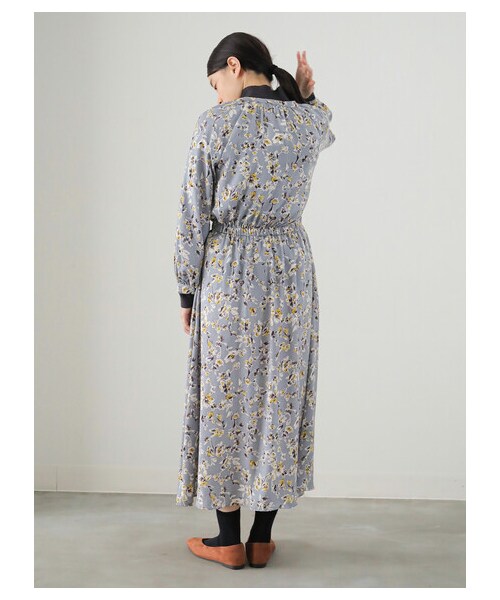 AMERICAN HOLIC(アメリカンホリック)の「ラグランスリーブウエストギャザーワンピース(ワンピース/ドレス・モカ/サックスブルー・F)」の5枚目の写真